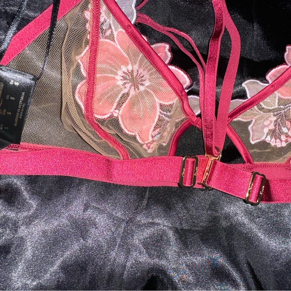 MARYMAY Bralette (S) and Thong (XS) Set - Picture 9 of 12